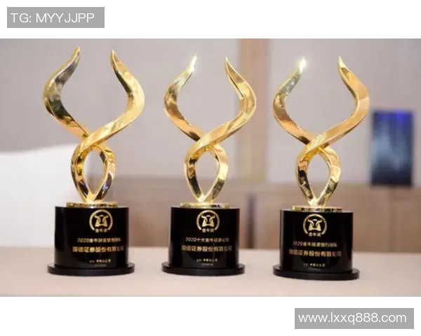 成都羽毛球队以80分稳居大师赛积分榜首位展现强劲实力